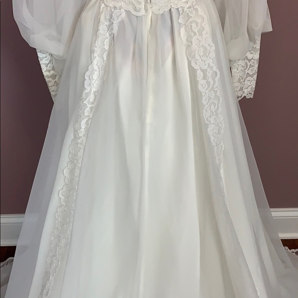 💐 Vintage Lace Union Made Wedding Gown 💐 - Picture 11 of 16